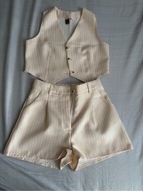 Textured Cream High-Waist Women's Bermuda Shorts - Coordinated Set Friendly